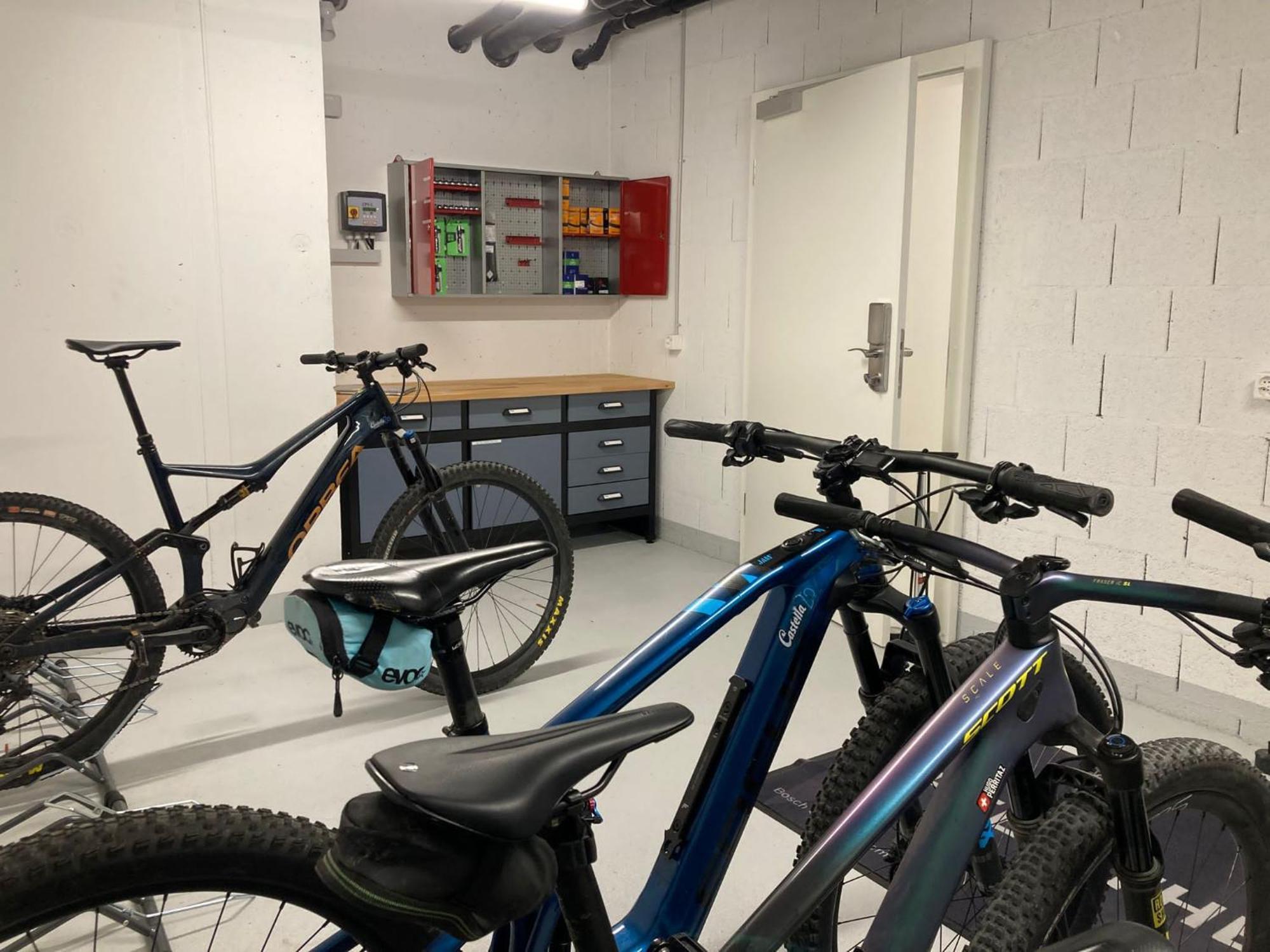 Ibis - La Gruyere Swiss Bike Hotel